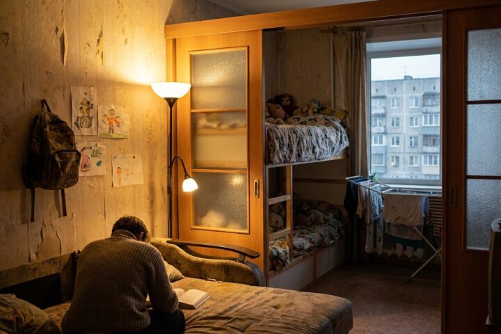 Детская в однушке 38 м²: как выкроить угол ребёнку без стройки